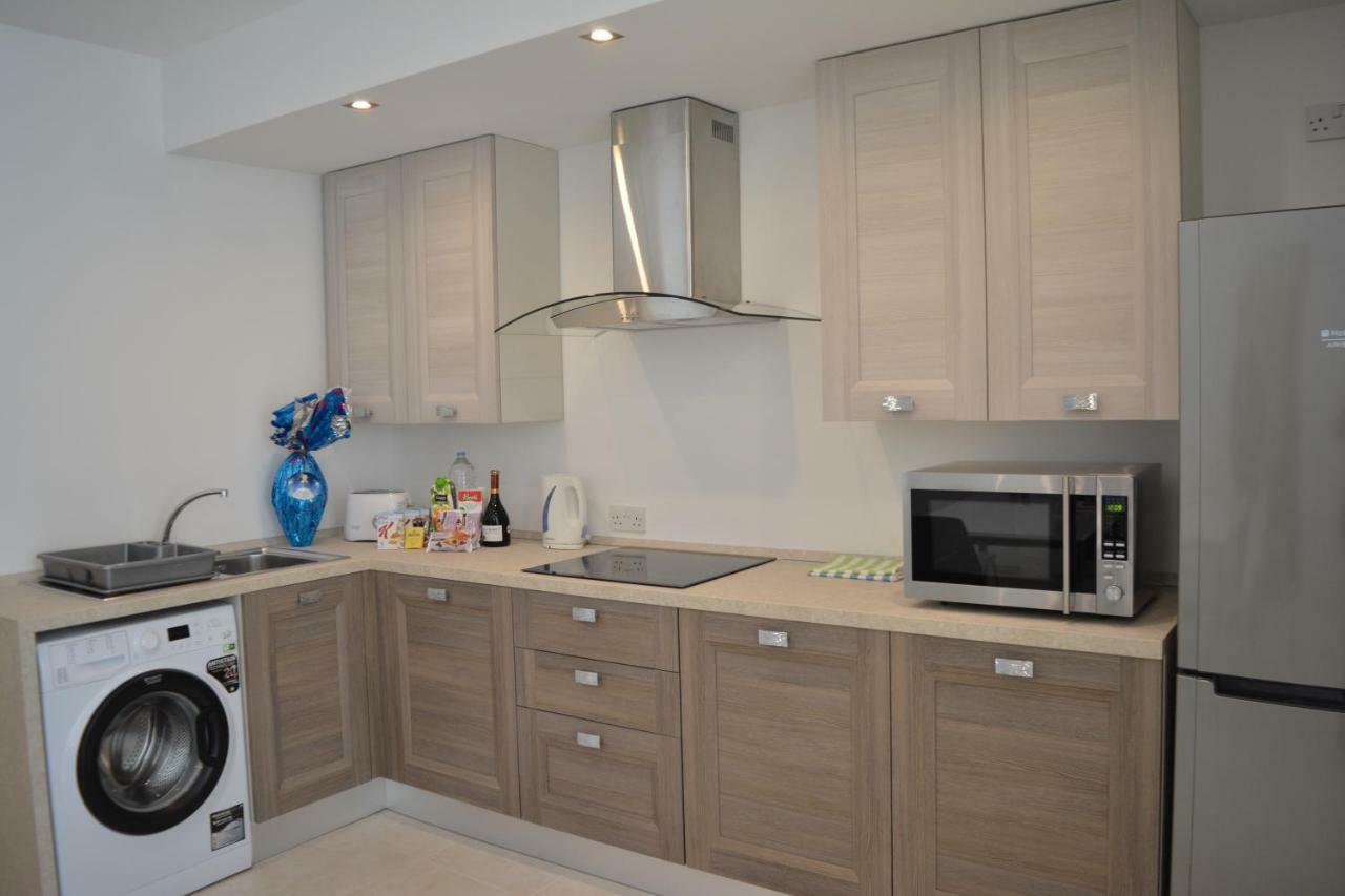 Hortensia 2 Bedroom Apartment St. Paul's Bay Bagian luar foto