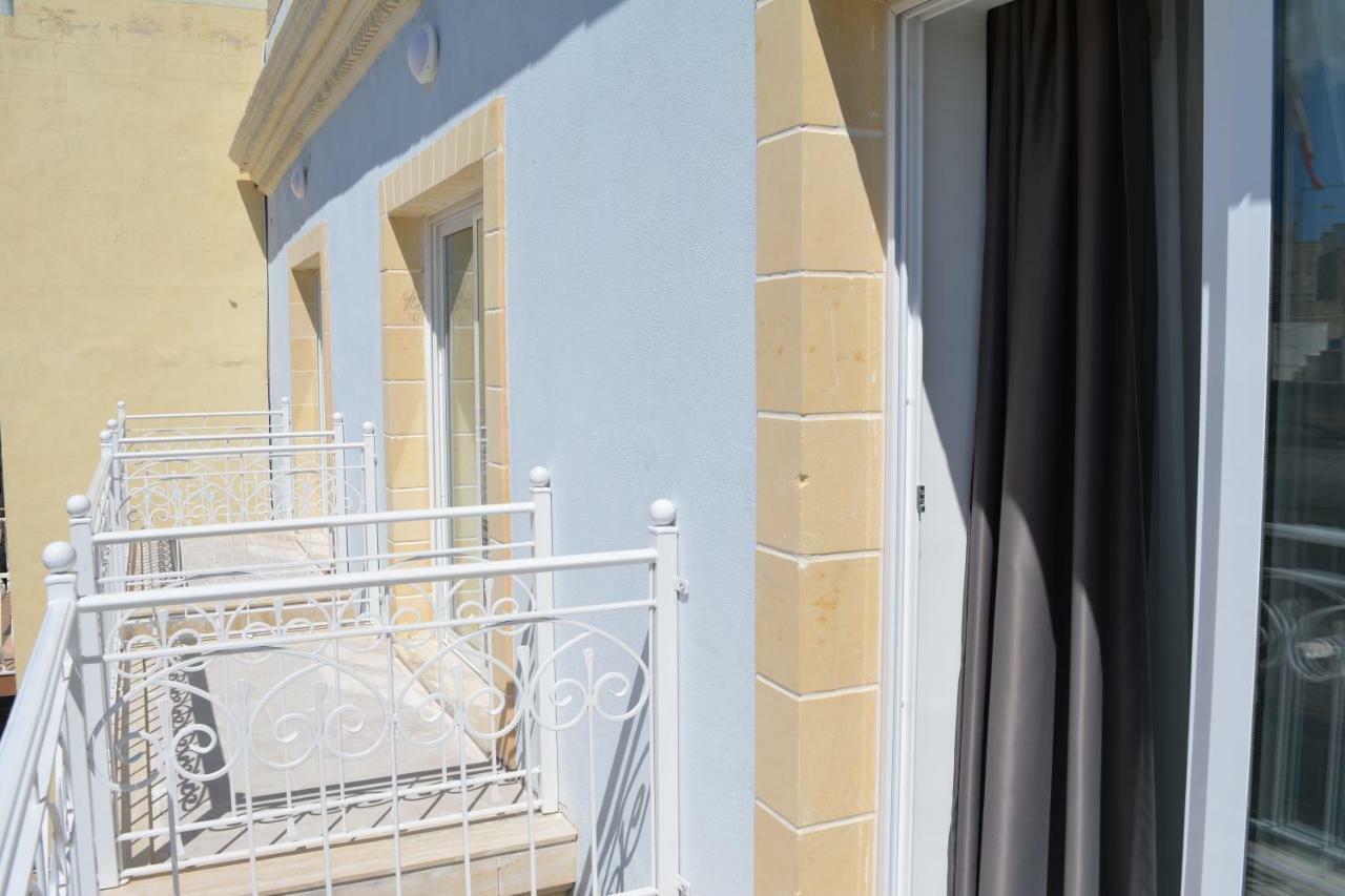 Hortensia 2 Bedroom Apartment St. Paul's Bay Bagian luar foto